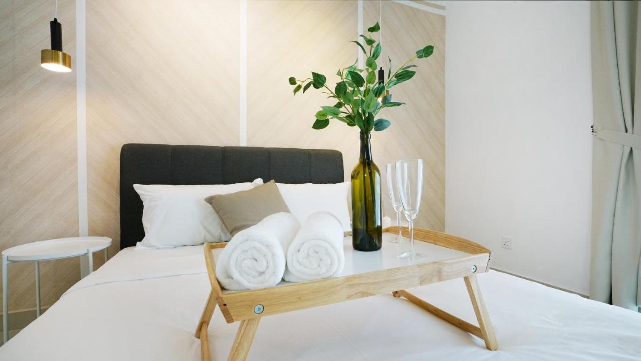 Tropical Scandinavian Theme By Joyfully 7m8 Holiday home *